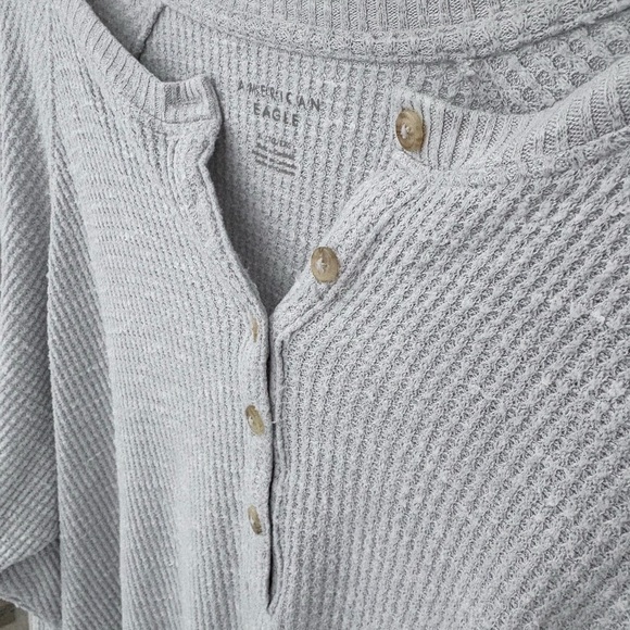 AE gray Henley top - Picture 4 of 4